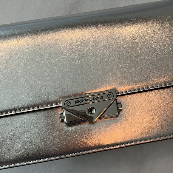 MICHAEL KORS SHINY SILVER CECE CLUTCH CHAIN INCLUDED!!!!! - Picture 8 of 17